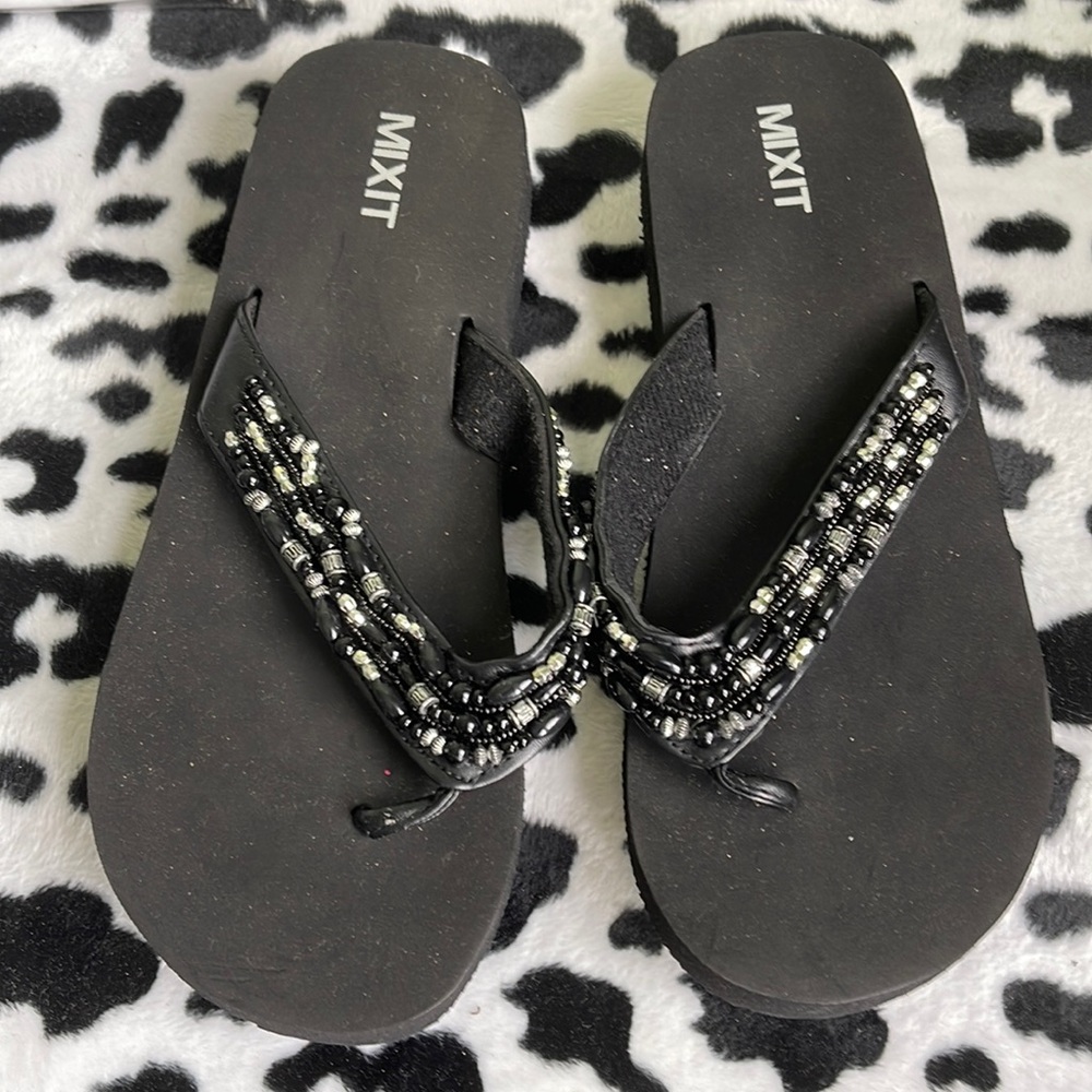Size 8 black sparkly jeweled sandals by Mix it NWT